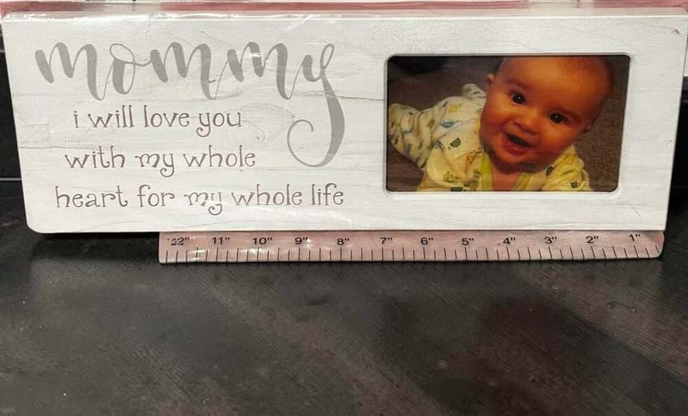 Mommy photo wall decor sign